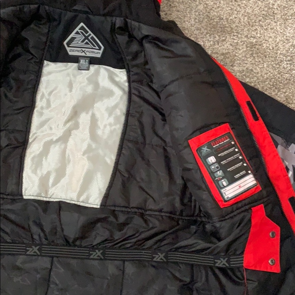 Snow/ski jacket - Picture 4 of 7
